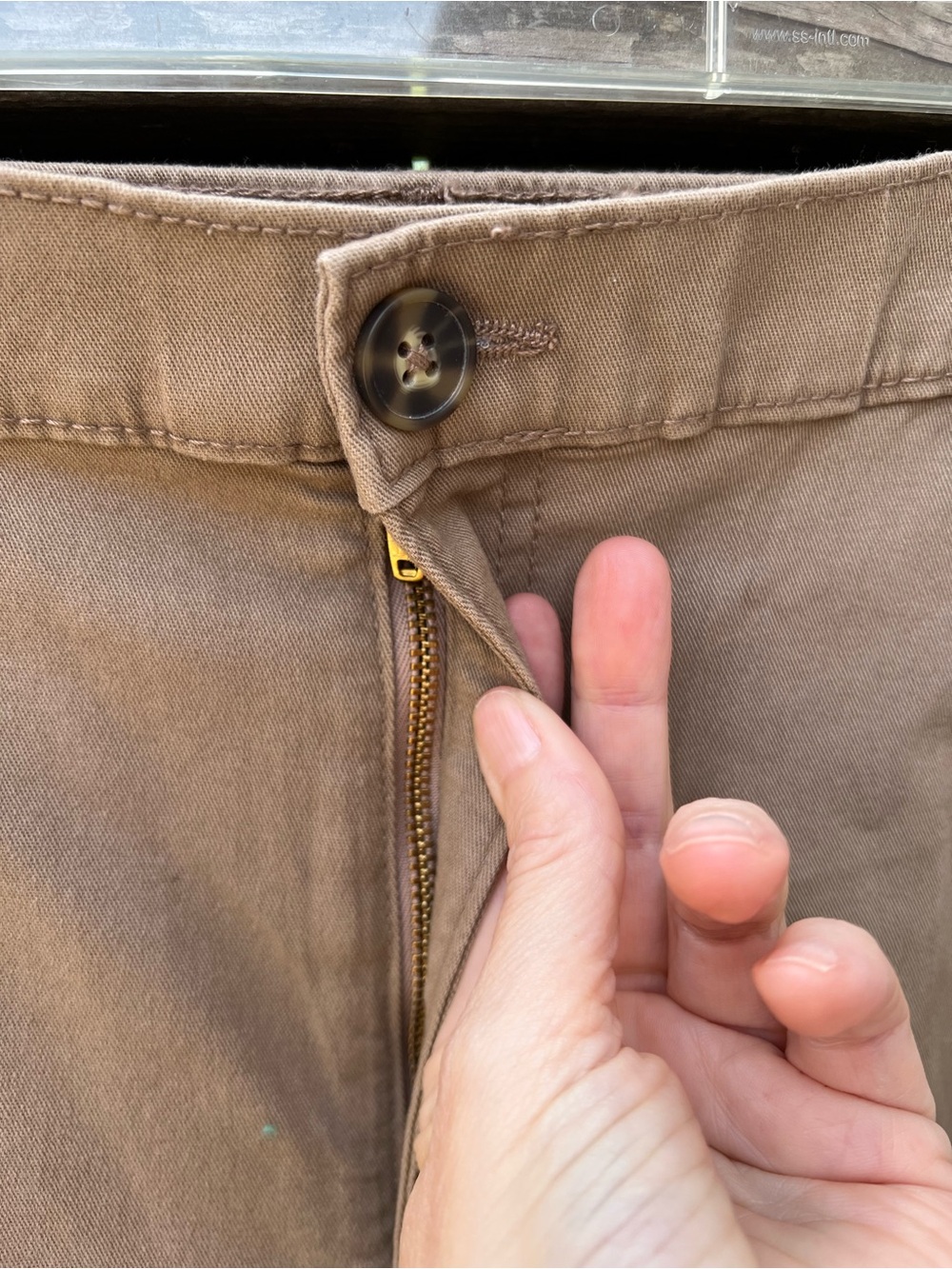 👗G.H. Bass & Co. Women’s ankle Chinos in Tan - Picture 6 of 9